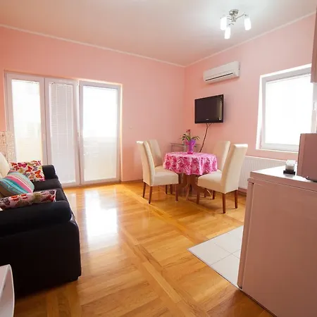 Iris Apartament