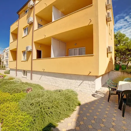 Apartament Iris *